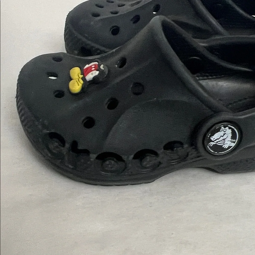 CROCS Kids Black Sandals sz 6